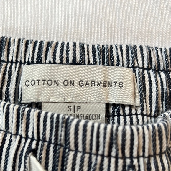 Cotton On Men’s Navy and White Striped Easy Shorts - Picture 2 of 6